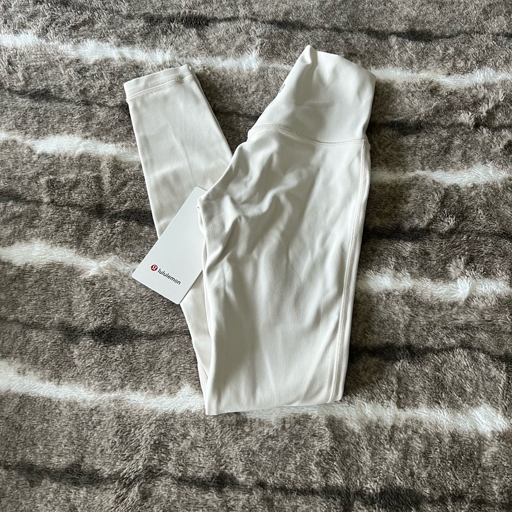Lululemon Align Fit High- Rise Tight 28” NWT. Color white.